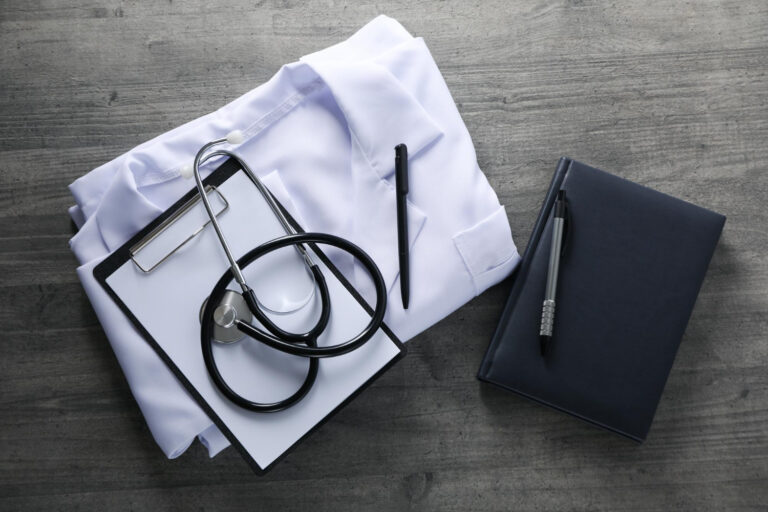 Tributação para médicos evite erros e economize de forma legal