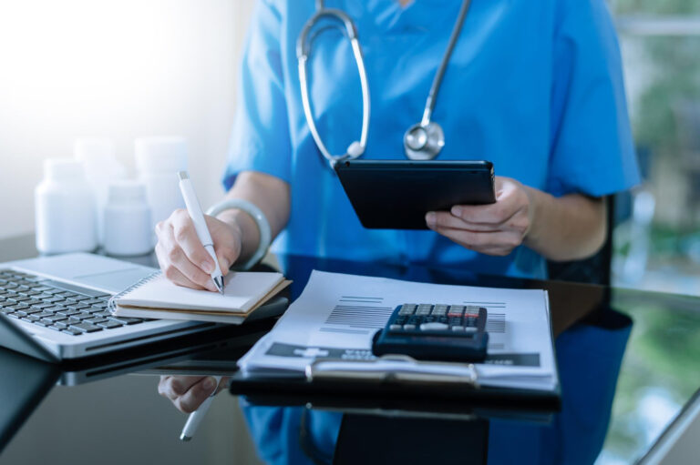Como médicos podem organizar a distribuição de lucros antes do Imposto de Renda